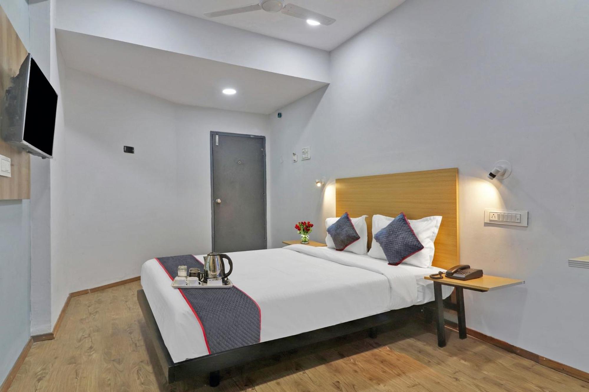 Hotel Townhouse S Continental Hyderabad Esterno foto