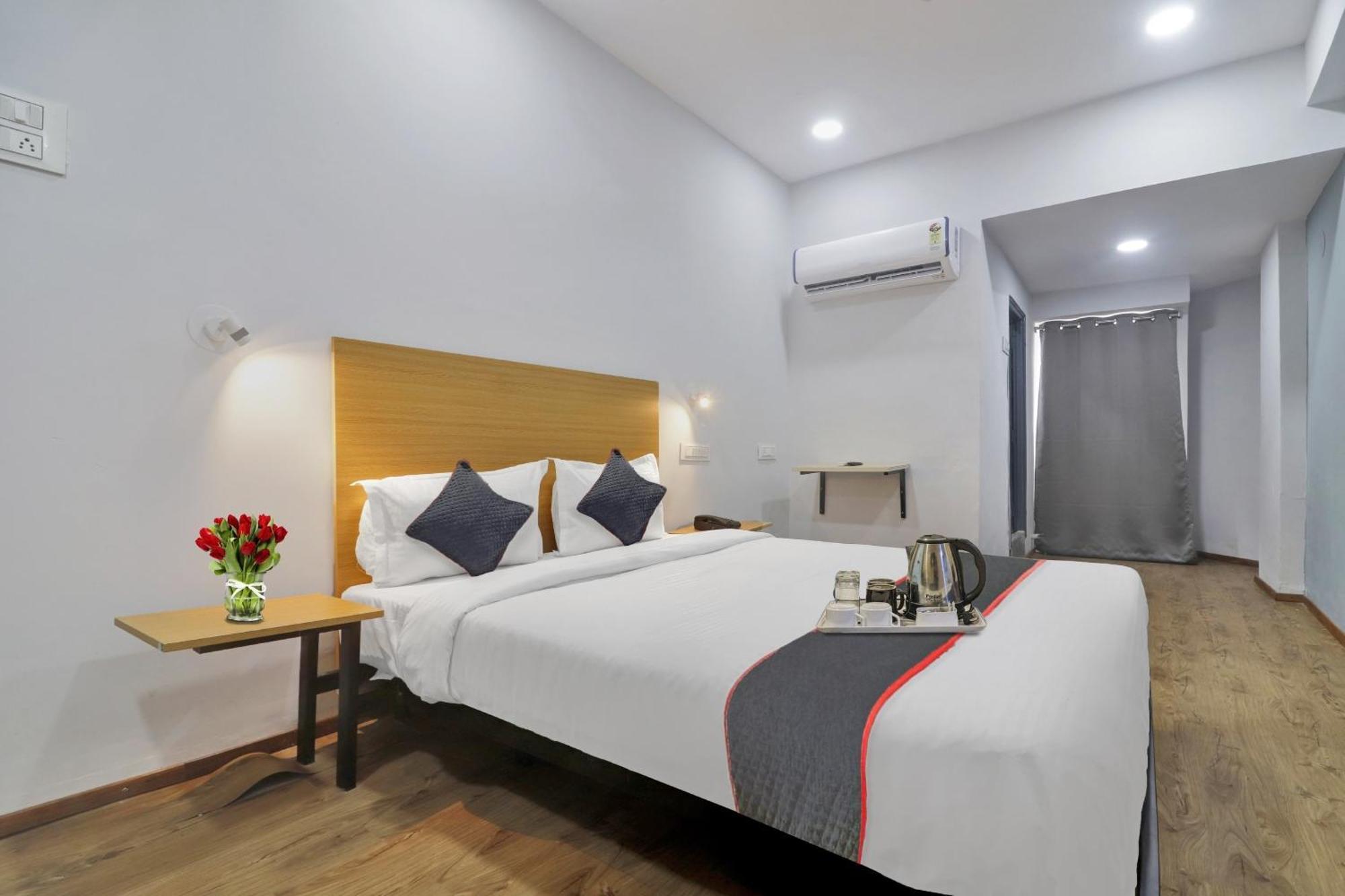 Hotel Townhouse S Continental Hyderabad Esterno foto