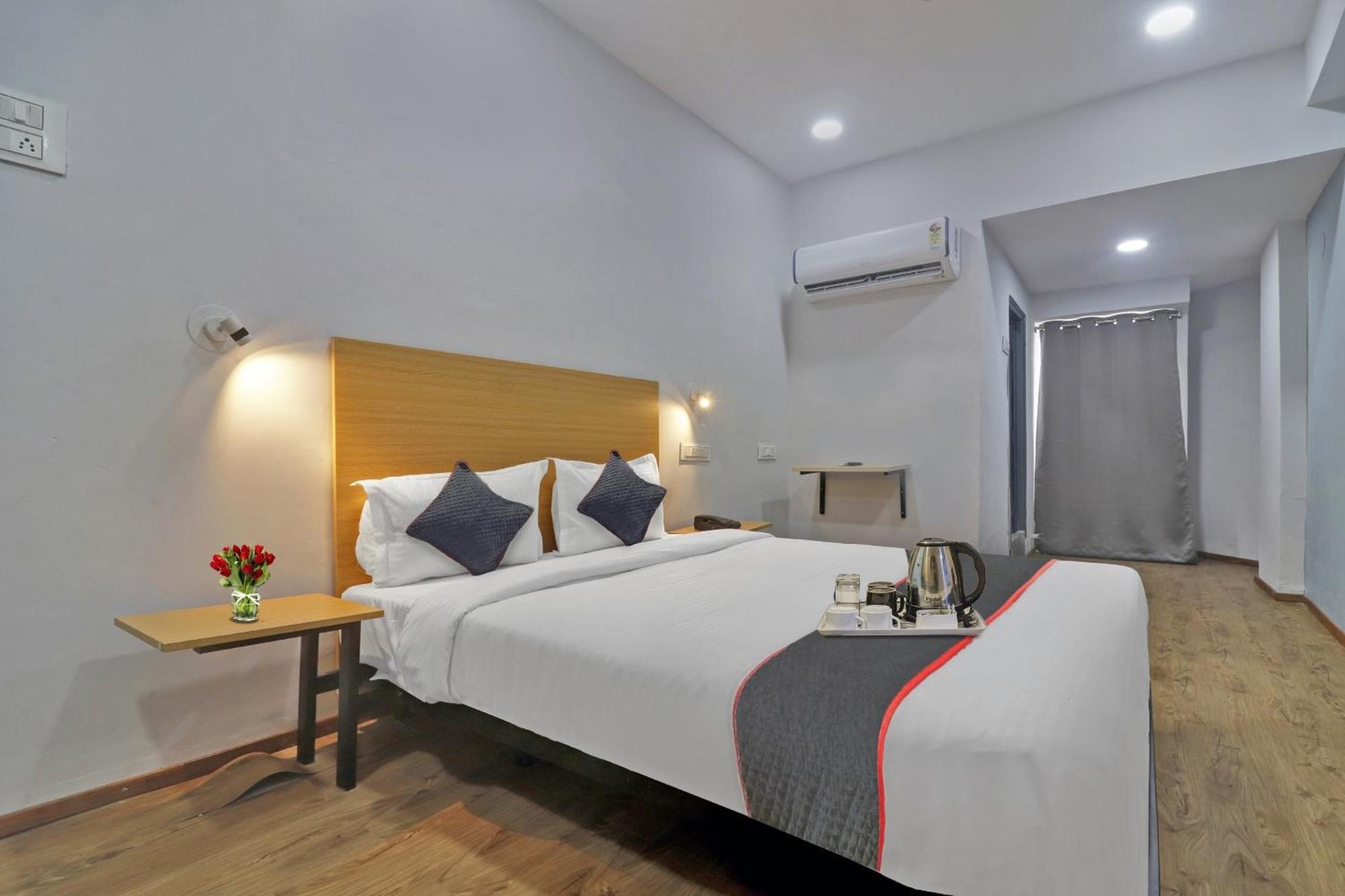 Hotel Townhouse S Continental Hyderabad Esterno foto