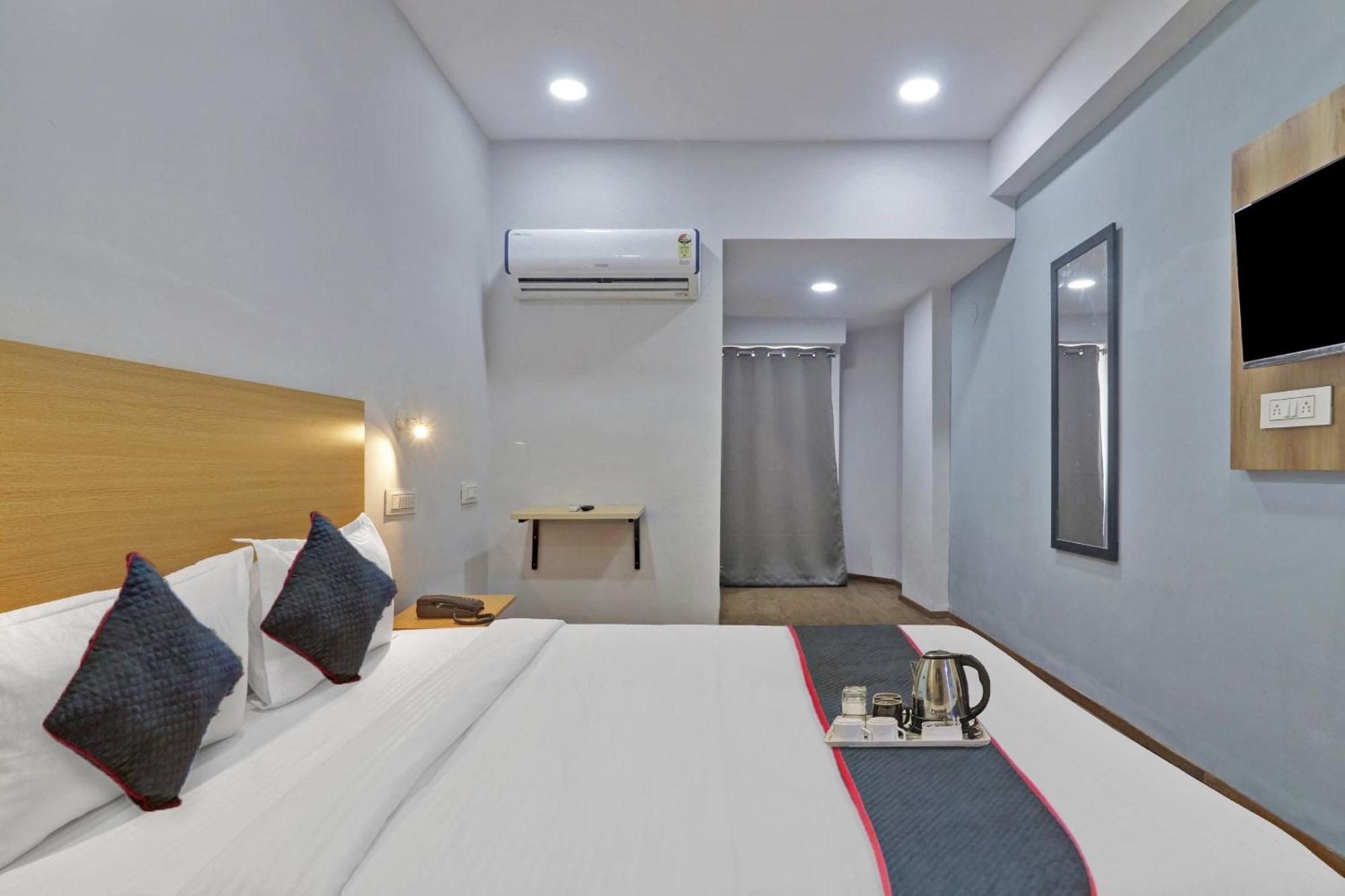 Hotel Townhouse S Continental Hyderabad Esterno foto